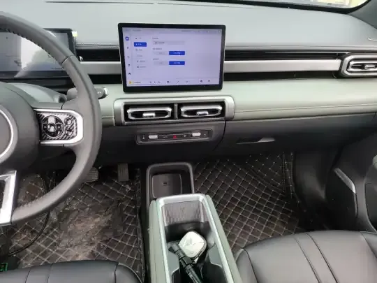 Baojun Spark EUV 2025 (5300 км)