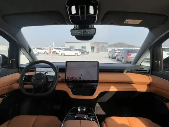 Geely Galaxy LEVC L380 2025 (1400 км)