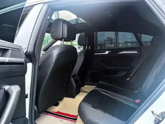 Volkswagen FAW-Volkswagen CC 2025 (15000 км)