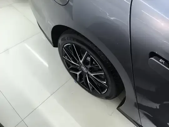 BYD Han 2025 (2700 км)