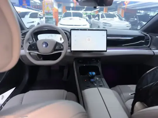 BYD Han 2025 (2700 км)