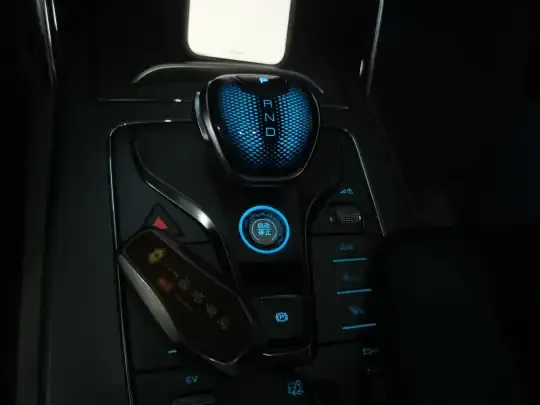 BYD Tang New Energy 2025 (32400 км)