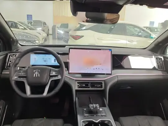 BYD Song L DM-i 2025 (4200 км)