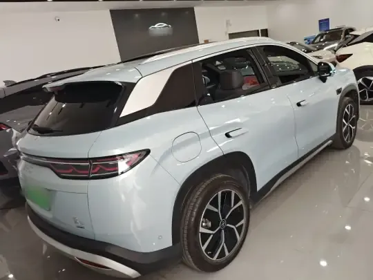 BYD Song L DM-i 2025 (4200 км)