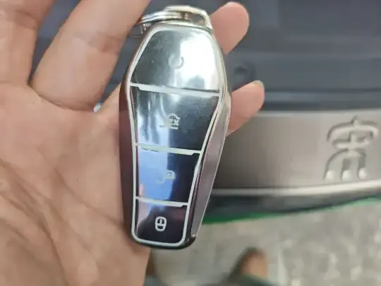 BYD Song L DM-i 2025 (5300 км)