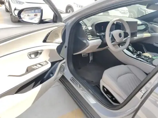 BYD Han 2025 (7200 км)