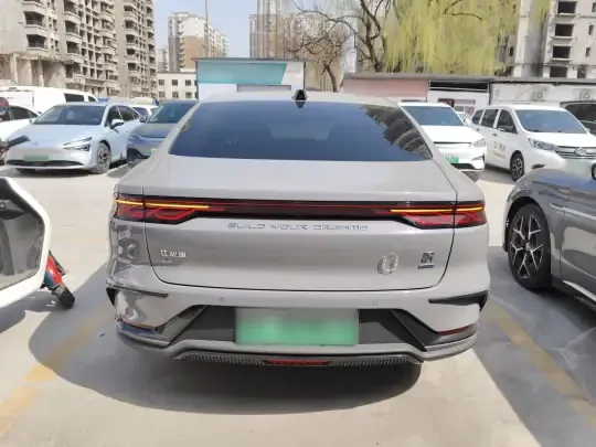 BYD Han 2025 (7200 км)