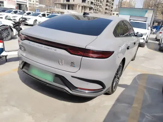 BYD Han 2025 (7200 км)