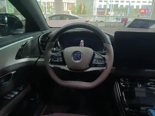 BYD Han 2025 (1500 км)