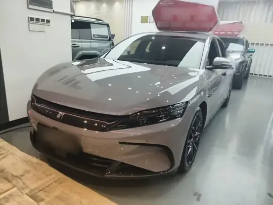 BYD Han 2025 (300 км)