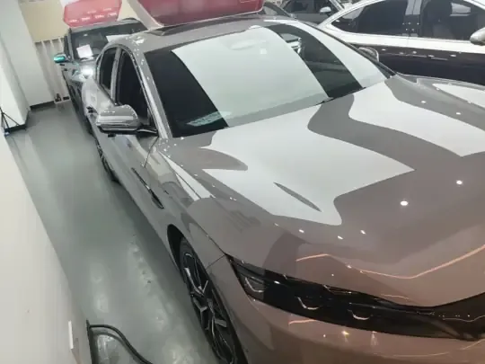BYD Han 2025 (300 км)