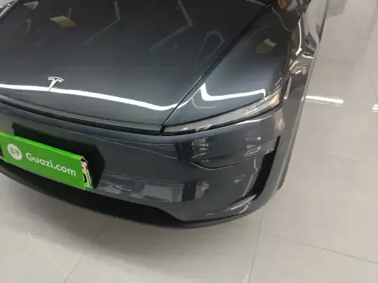 Tesla Model Y 2025 (37300 км)