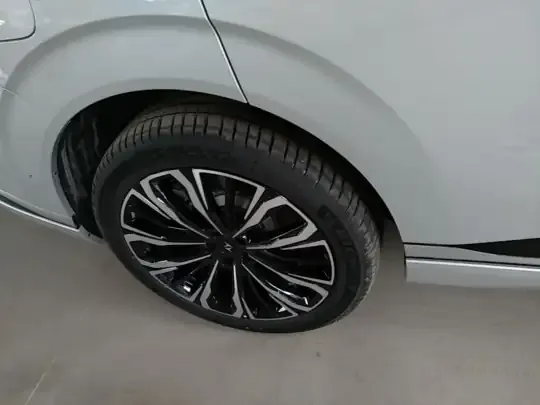 Dongfeng e? e?008 2025 (100 км)