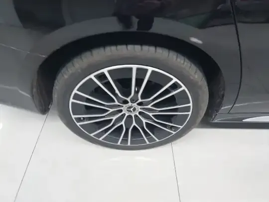 Mercedes-Benz E-Class 2025 (10000 км)