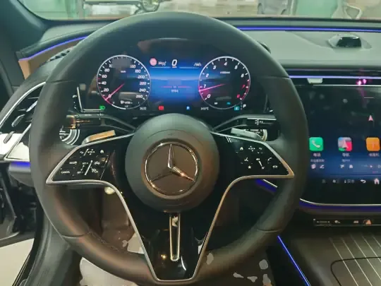 Mercedes-Benz E-Class 2025 (10000 км)
