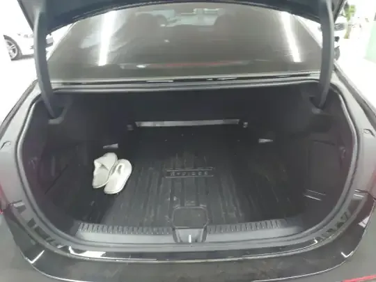 Mercedes-Benz E-Class 2025 (10000 км)