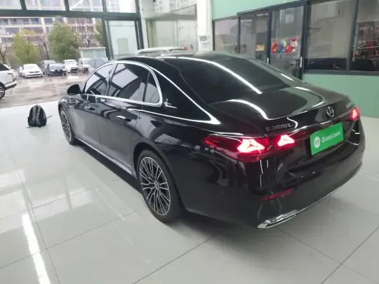 Mercedes-Benz E-Class 2025 (10000 км)