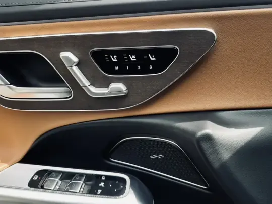Mercedes-Benz E-Class 2025 (2800 км)