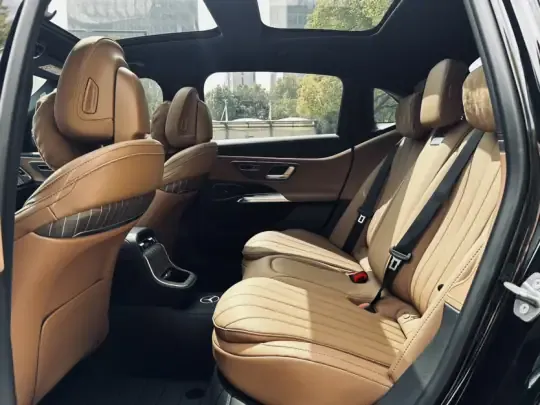 Mercedes-Benz E-Class 2025 (2800 км)