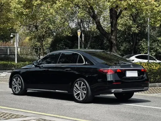 Mercedes-Benz E-Class 2025 (2800 км)