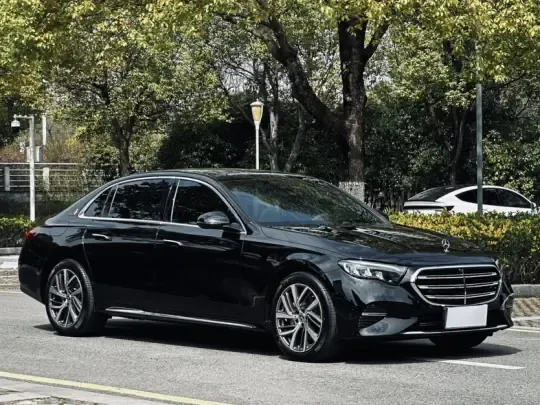 Mercedes-Benz E-Class 2025 (2800 км)