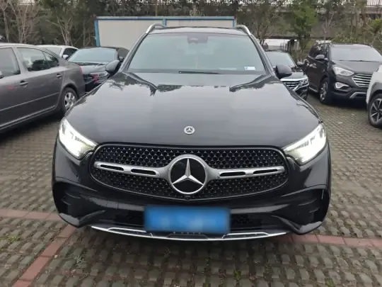Mercedes-Benz GLC 2025 (7200 км)