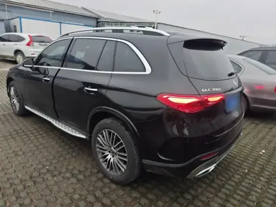 Mercedes-Benz GLC 2025 (7200 км)