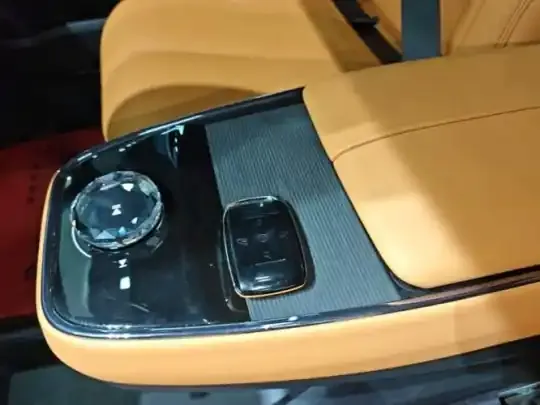 Geely Galaxy LEVC L380 2025 (25400 км)