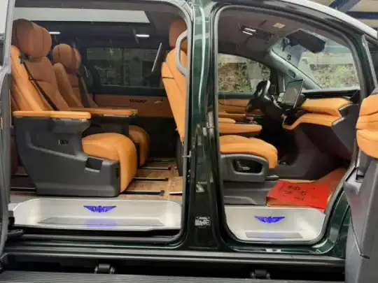 Geely Galaxy LEVC L380 2025 (25400 км)