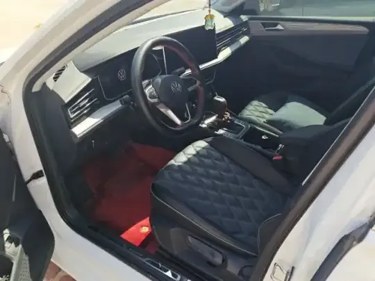 Volkswagen Sagitar 2025 (8600 км)