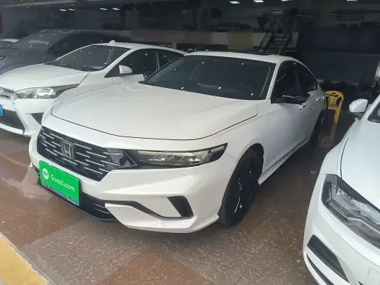 Honda Accord 2025 (12900 км)