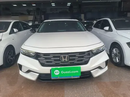 Honda Accord 2025 (12900 км)