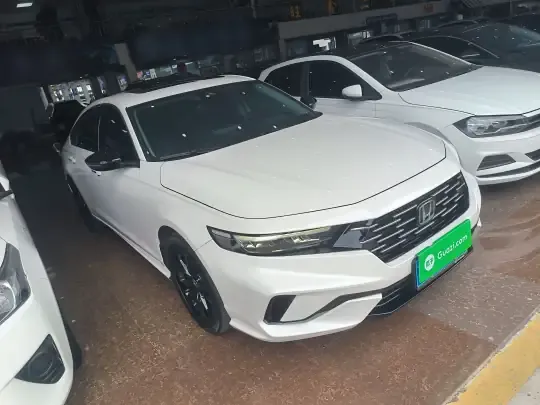 Honda Accord 2025 (12900 км)