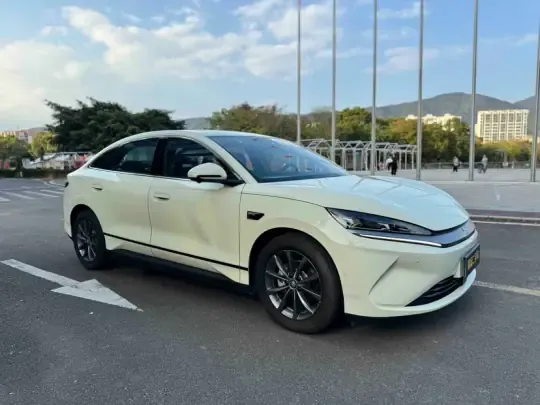 BYD Qin L 2025 (4700 км)