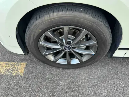 BYD Qin L 2025 (4700 км)