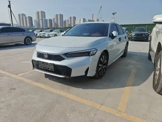 Honda Civic 2025 (20700 км)