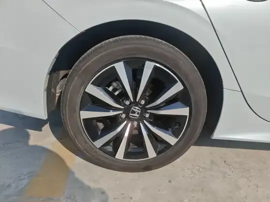 Honda Civic 2025 (20700 км)
