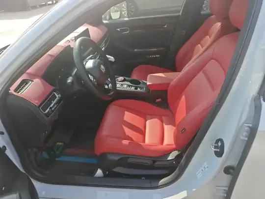 Honda Civic 2025 (20700 км)
