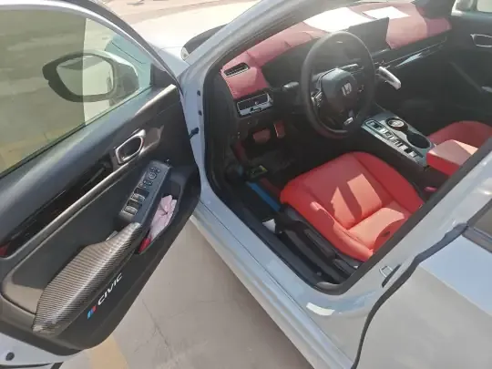 Honda Civic 2025 (20700 км)