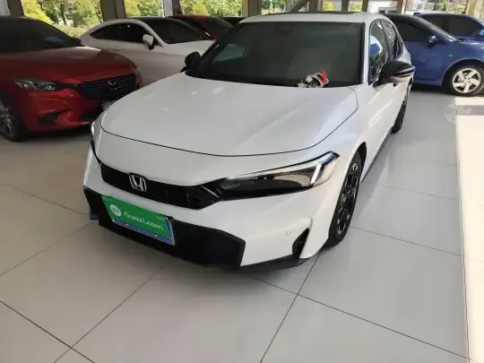 Honda Civic 2025 (4000 км)