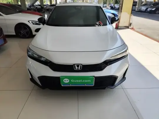 Honda Civic 2025 (4000 км)