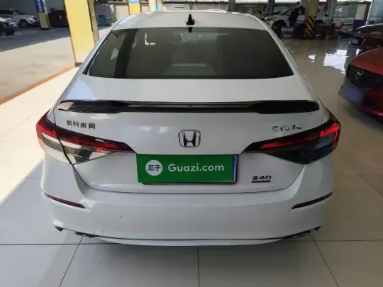 Honda Civic 2025 (4000 км)