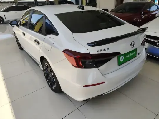 Honda Civic 2025 (4000 км)