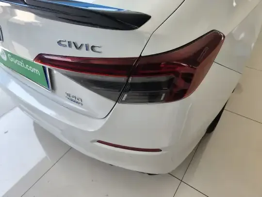 Honda Civic 2025 (4000 км)