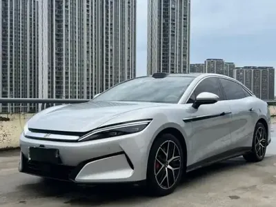BYD Han L 2025 (12400 км)