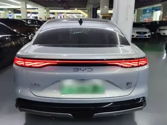 BYD Han L 2025 (12400 км)