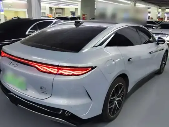 BYD Han L 2025 (12400 км)