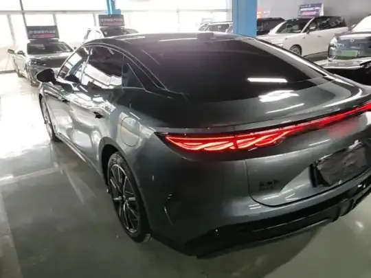 BYD Han L 2025 (17200 км)