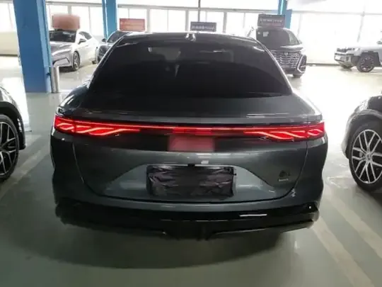 BYD Han L 2025 (17200 км)
