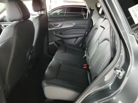 Roewe RX5 2025 (2700 км)